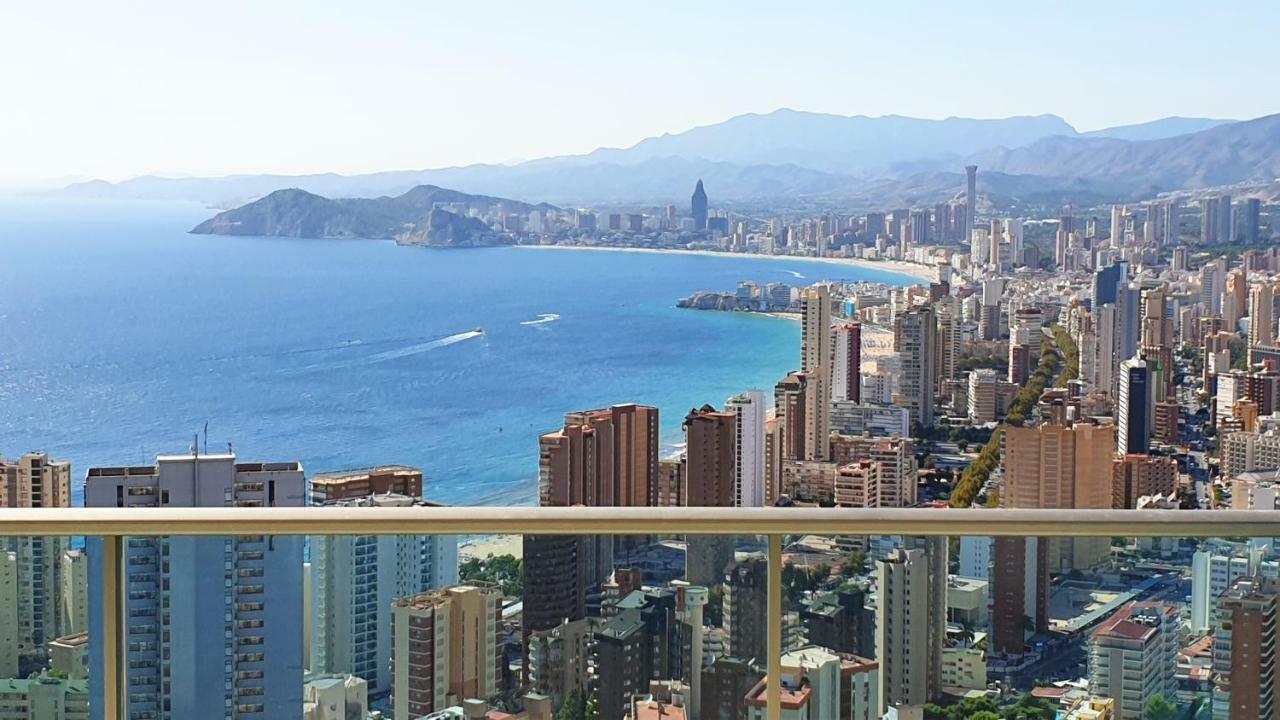 Skyline Floor 28 Sea Views Apartment Benidorm Bagian luar foto